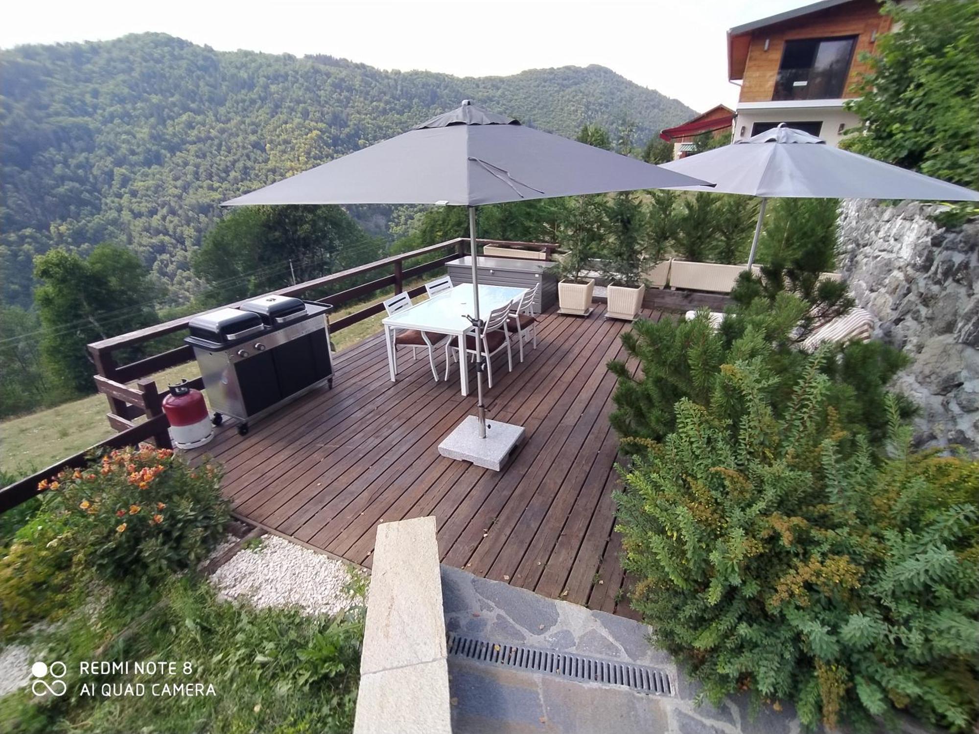 In The Heart Of Nature With An Unique View Plan Montmin Екстер'єр фото